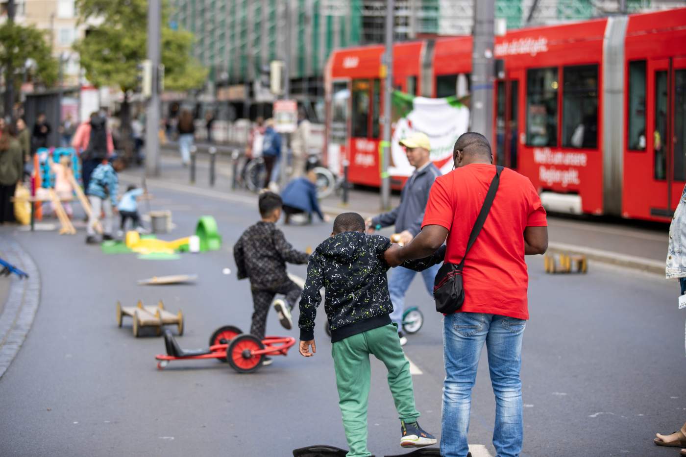 Gefährte für Kinder werden ausprobiert
